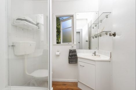 Photo of property in 10 Evan Street, Belmont, Auckland, 0622