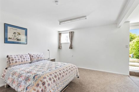 Photo of property in 6 Royston Way, Newlands, Wellington, 6037
