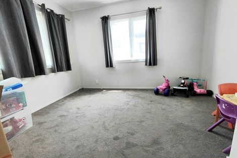 Photo of property in 86d Kelman Road, Kelston, Auckland, 0602