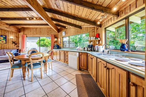 Photo of property in 11a Kerswill Place, Pakuranga, Auckland, 2010