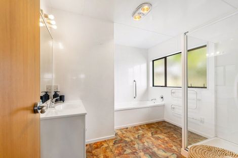 Photo of property in 81 Hikanui Drive, Havelock North, 4130