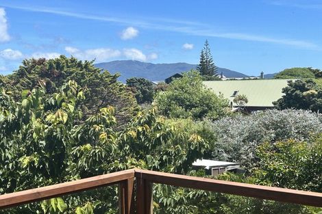 Photo of property in 14 Frances Street, Waikanae Beach, Waikanae, 5036