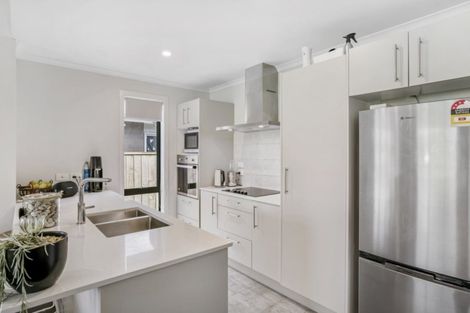 Photo of property in 24 Richardson Road, Omokoroa, 3114