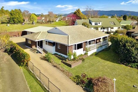 Photo of property in 16 Randell Place, Te Puke, 3119