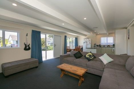 Photo of property in 46 Lismore Street, Merrilands, New Plymouth, 4312