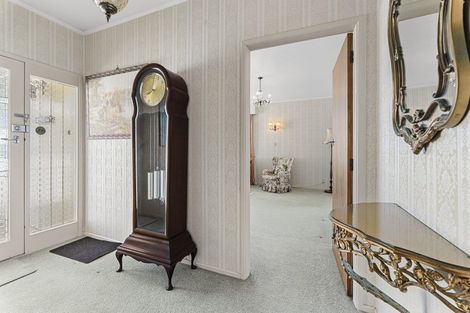 Photo of property in 34 Hamblyn Street, Strandon, New Plymouth, 4312