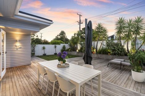 Photo of property in 1/439 Point Chevalier Road, Point Chevalier, Auckland, 1022