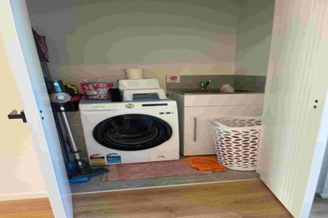 Photo of property in 1b Zion Road, Birkenhead, Auckland, 0626