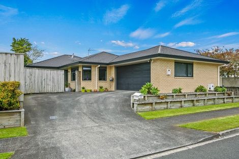 Photo of property in 4 Maple Crescent, Whalers Gate, New Plymouth, 4310