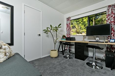 Photo of property in 2/4 Kupari Place, Totara Vale, Auckland, 0629