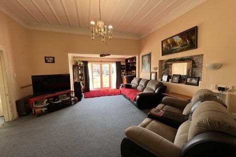 Photo of property in 7 Cracroft Street, Waitara, 4320