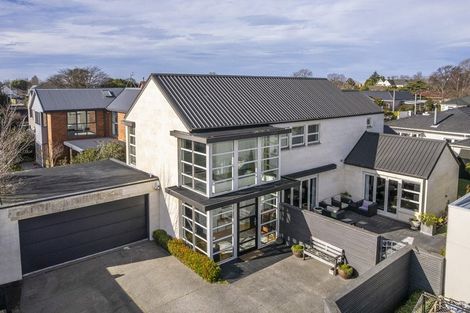 Photo of property in 98a Watford Street, Strowan, Christchurch, 8052