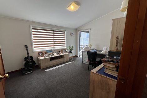 Photo of property in 17 Constable Lane, West Harbour, Auckland, 0618