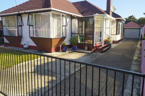 Photo of property in 16 Holyoake Crescent, Avalon, Lower Hutt, 5011