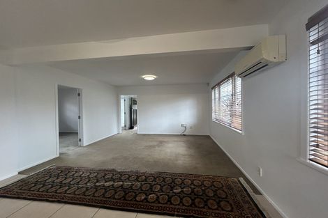 Photo of property in 1/7 Merton Avenue, Glenfield, Auckland, 0627