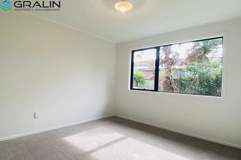 Photo of property in 32 Kelman Road, Kelston, Auckland, 0602