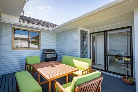 Photo of property in 2 Kapiti Crescent, Titahi Bay, Porirua, 5022