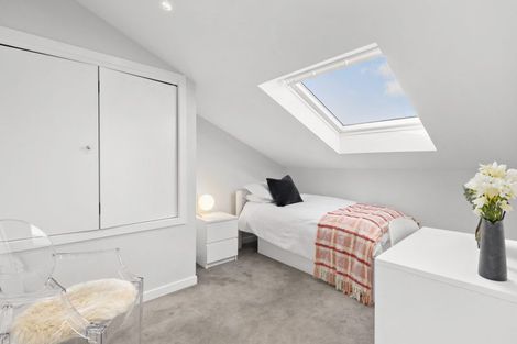 Photo of property in 17 West Road, Northland, Wellington, 6012