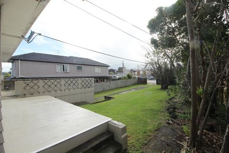 Photo of property in 16 Pomaria Road, Henderson, Auckland, 0610