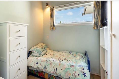 Photo of property in 28 Brunton Place, Glenfield, Auckland, 0629