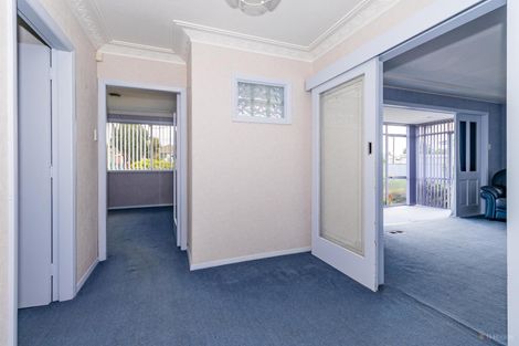 Photo of property in 1 Dixon Street, Waimate, 7924