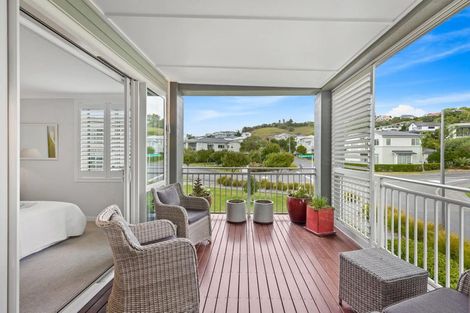 Photo of property in 74 Panorama Heights, Orewa, 0931