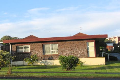 Photo of property in 1/172 Fisher Parade, Farm Cove, Auckland, 2012