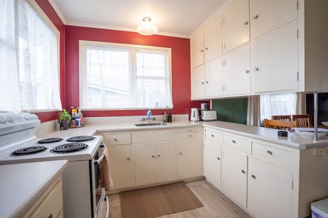 Photo of property in 140 Limbrick Street, Terrace End, Palmerston North, 4410