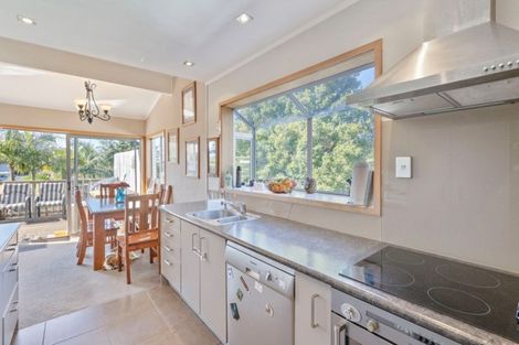 Photo of property in 12 Dunraven Place, Torbay, Auckland, 0630