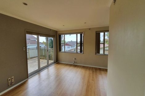 Photo of property in 19 Spence Road, Henderson, Auckland, 0612