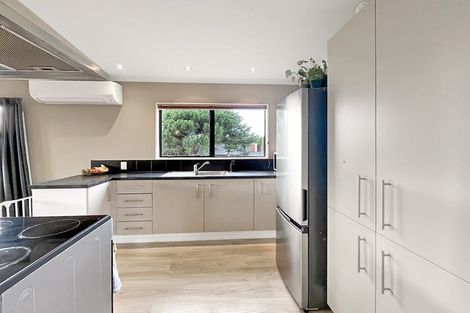 Photo of property in 9 Cargill Grove, Kelvin Grove, Palmerston North, 4414