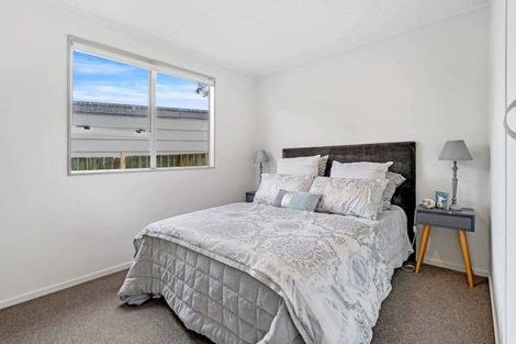 Photo of property in 1/164 Universal Drive, Henderson, Auckland, 0610
