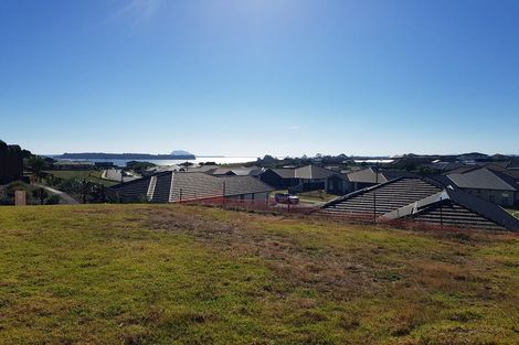 Photo of property in 13 Lakeside Terrace, Omokoroa, 3114