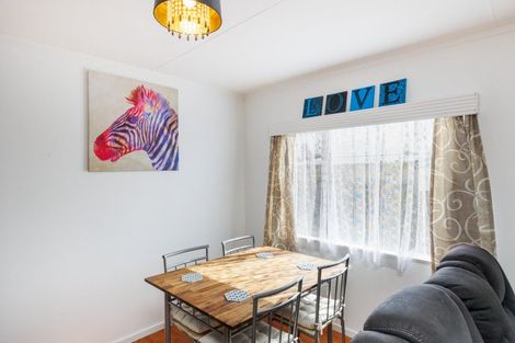 Photo of property in 41a Raglan Avenue, Cloverlea, Palmerston North, 4412