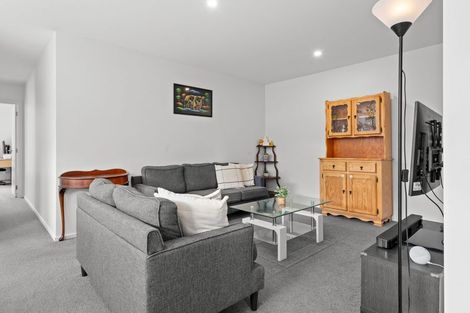 Photo of property in 2/2 English Street, Saint Andrews, Hamilton, 3200