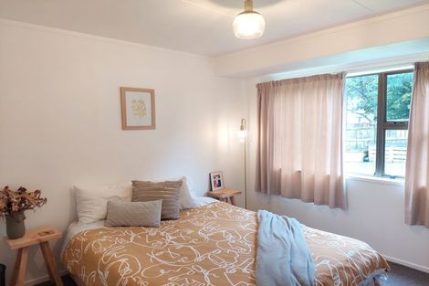 Photo of property in 9 Elgin Grove, Merrilands, New Plymouth, 4312