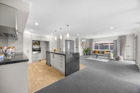 Photo of property in 8a Maple Lane, Huapai, Kumeu, 0810