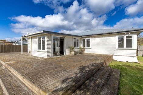 Photo of property in 12 Woburn Street, Waipukurau, 4200
