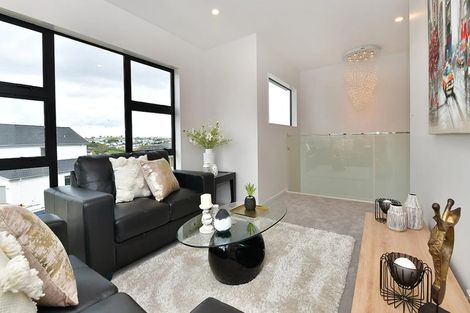 Photo of property in 46 Resolution Drive, Gulf Harbour, Whangaparaoa, 0930