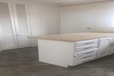 Photo of property in 180 Great North Road, Glendene, Auckland, 0612