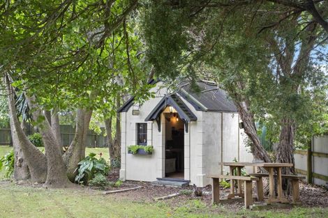 Photo of property in 13 Norfolk Rise, Waiuku, 2123