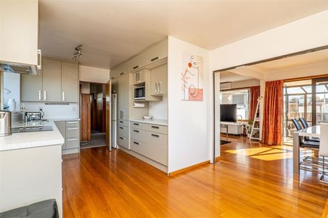 Photo of property in 21 Walcot Street, Bromley, Christchurch, 8062