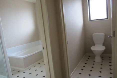 Photo of property in 27 Boston Parade, Kelvin Grove, Palmerston North, 4414