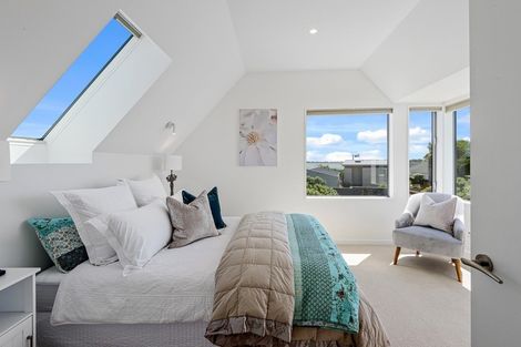 Photo of property in 85 Beachville Road, Redcliffs, Christchurch, 8081