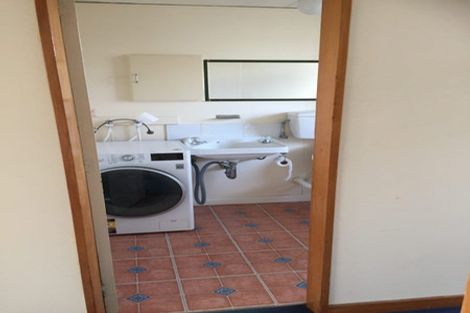 Photo of property in Beresford Apartments, 4/118 Russell Terrace, Berhampore, Wellington, 6023