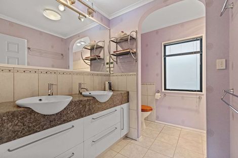 Photo of property in 36 Caulfield Place, Pukehangi, Rotorua, 3015