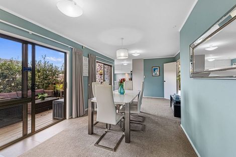 Photo of property in 6 Baronie Court, Half Moon Bay, Auckland, 2012