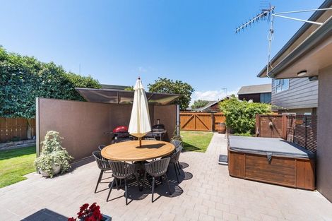 Photo of property in 3 Gainsborough Grove, Highbury, Palmerston North, 4412