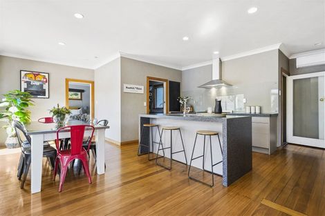 Photo of property in 11 Storey Avenue, Forest Lake, Hamilton, 3200