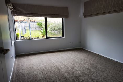Photo of property in 4 Hornbill Drive, Fairview Heights, Auckland, 0632